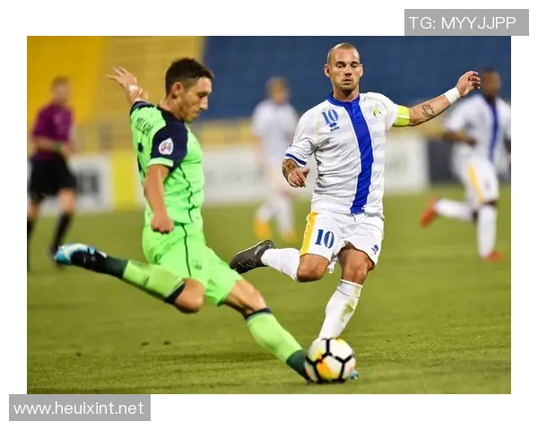 浴巾包裹下的足球明星私生活揭秘与赛场风采的鲜明对比 浴巾包裹下的足球明星私生活揭秘与赛场风采的鲜明对比