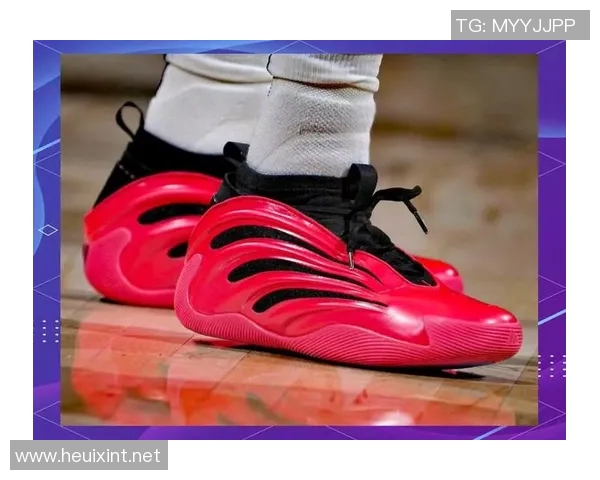 高清足球明星训练鞋图片展示尽显运动魅力与时尚风采