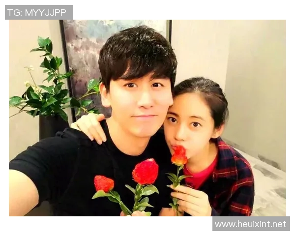 足球明星与女友共享浪漫时光视频记录甜蜜瞬间与幸福生活